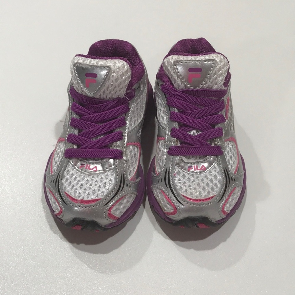 🌼🌼NWOT FILA Toddler Girl’s NWOT Purple/Silver Sneakers, size 7